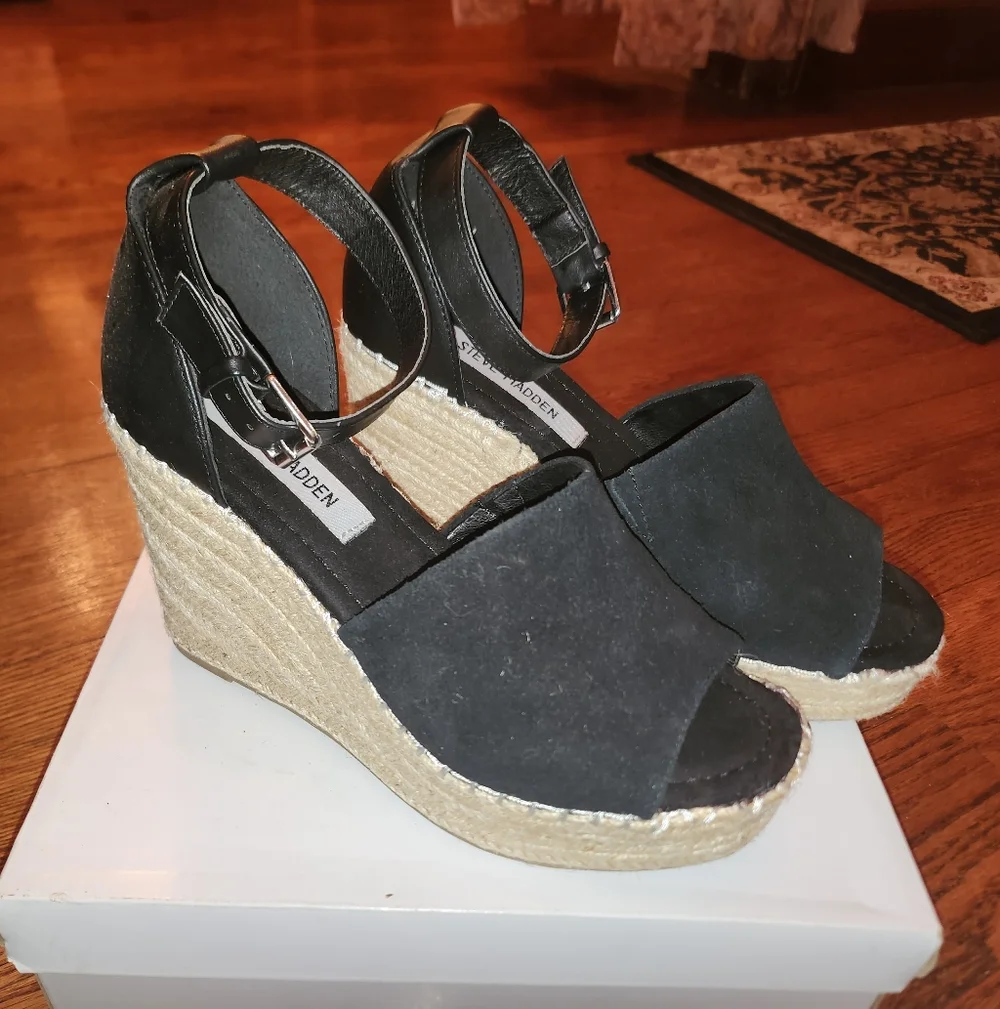 Steve Madden Black Espadrille Wedges - Picture 2 of 8